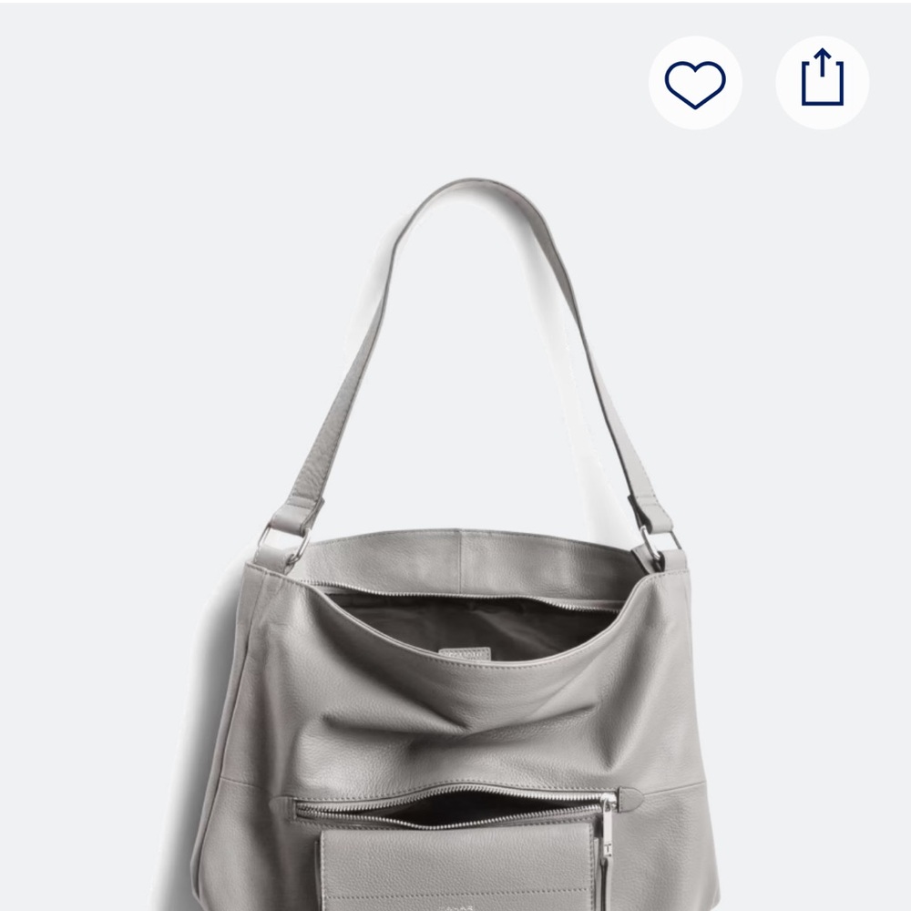 Like new! Chelsea Shoulder Bag - Picture 2 of 3